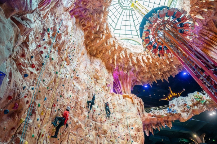 Having fun together at Fantasy Park as one of the best things to do in Ba Na Hills in 1 day