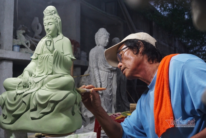 Exploring Non Nuoc Stone Carving Village in Da Nang Vietnam