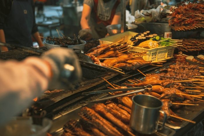 Da Nang street food at Da Nang Night Market
