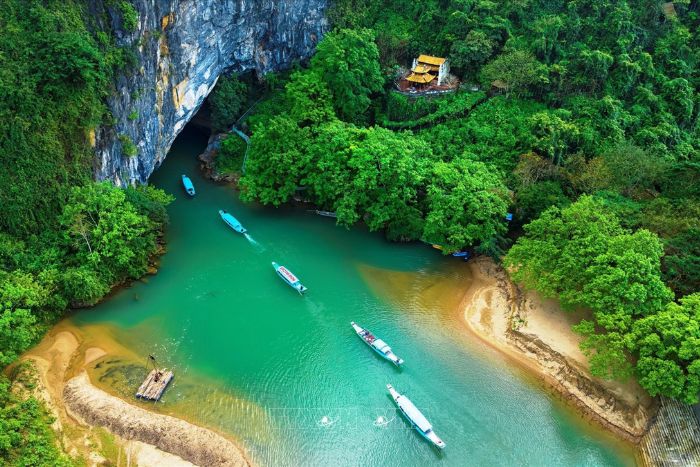 Paradise Cave in Phong Nha