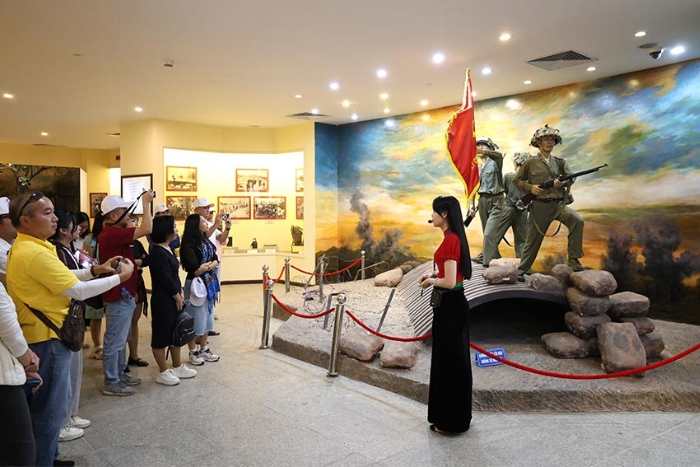 Heroic atmosphere inside the Victory Museum