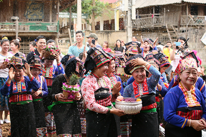 Take advantage of festivals in Dien Bien to interact and connect with local people