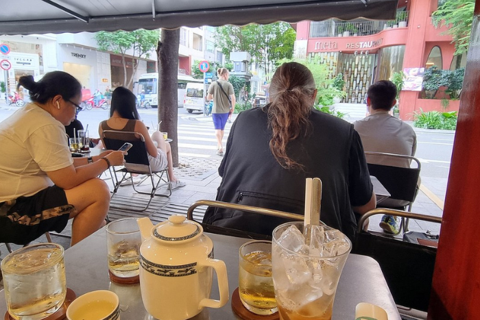 1 day in Saigon - Observing the city over an iced coffee