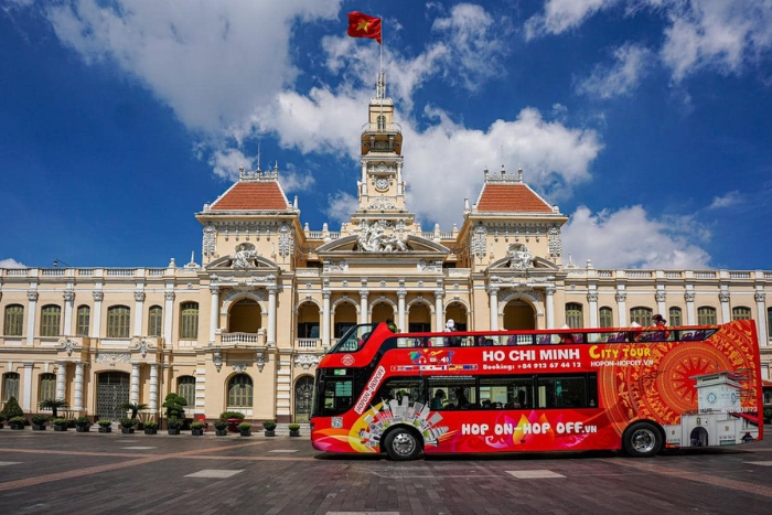 Explore Ho Chi Minh City on a Sightseeing Bus