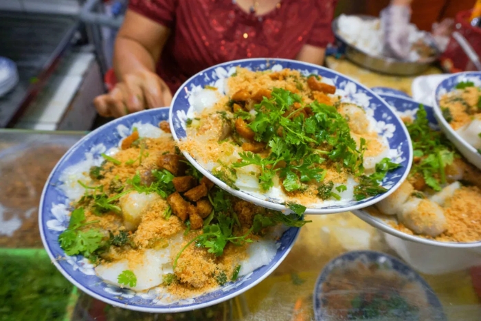 Try Street Food at Ben Thanh Market
