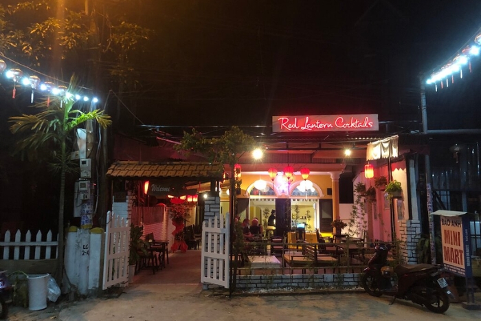 Red Lantern Cocktail Bar