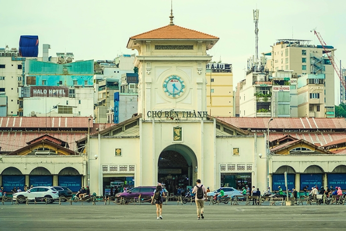 Local life around Ben Thanh Market