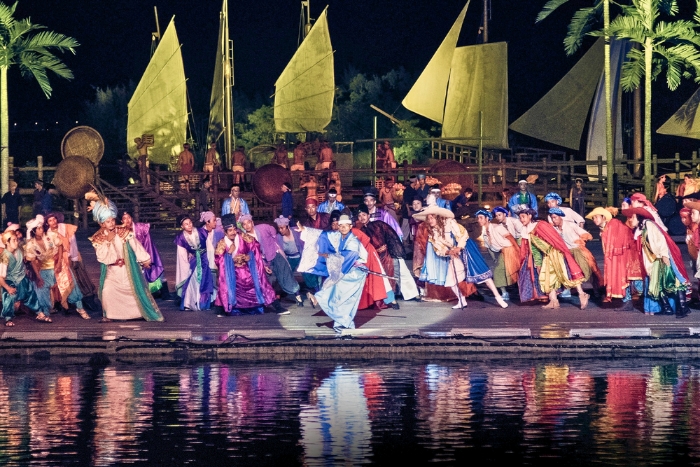 Vibrant cultural exchange at Hoi An Memories Show stage