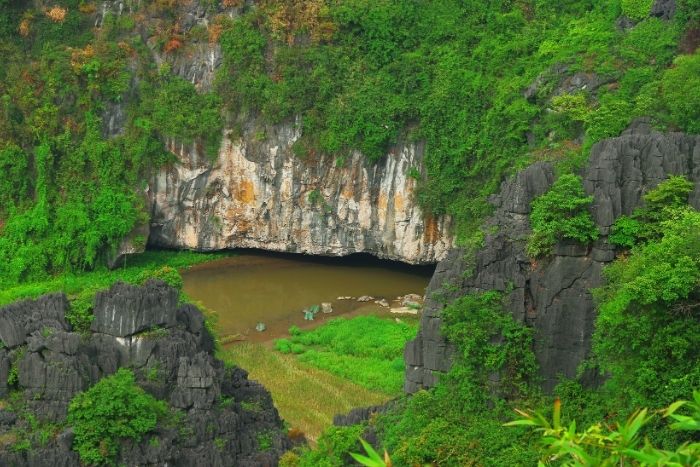 Passing through the caves immerses visitors in a spectacular landscape