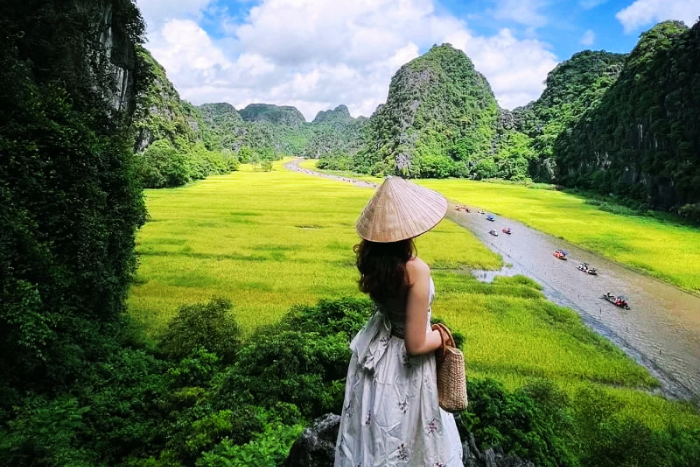 Why travel to Tam Coc Ninh Binh in November?