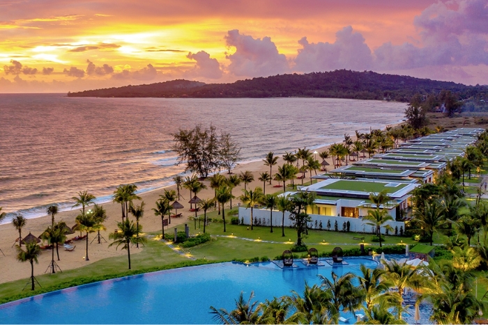 It offers customers a high-end resort experience