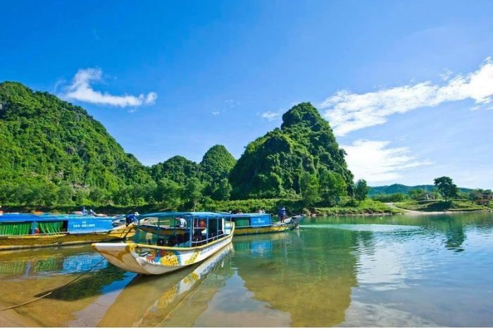 Boat Trip on the Son River