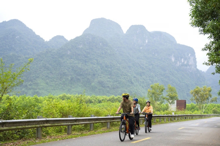 How to get around in Quang Binh? Rent a bike and explore the beauty of Quang Binh