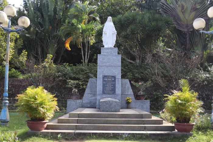 The Poet's Hill, our first destination of 2-day family trip in Quy Nhon