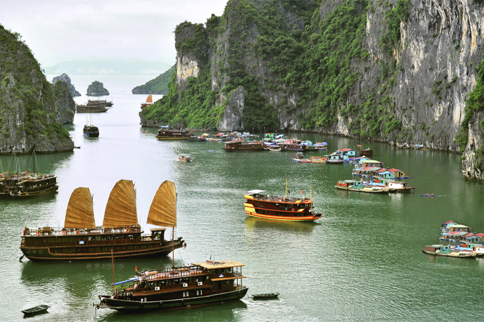 Ha Long Bay, must-see in Vietnam in 10 days