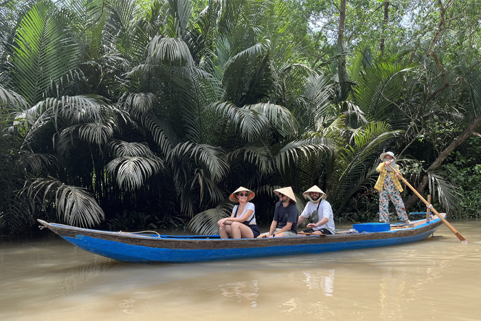 Discover the Mekong Delta by boat, best things to do in Vietnam in 10 days