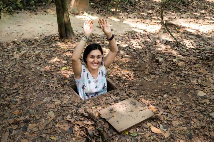       T-shirts and jeans will make it easy to explore iconic city landmarks in Vietnam (Photo: Cu Chi Tunnels)