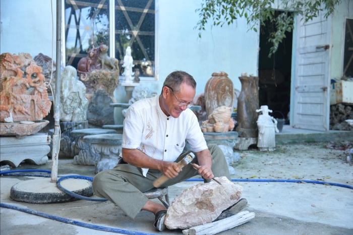 Exploring craft villages in Central Vietnam through Non Nuoc stone artistry