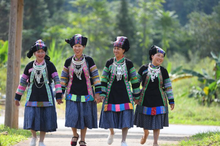 What to do when staying with locals in Vietnam? Talk to the locals