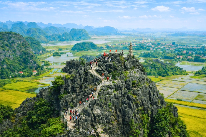 At the top of Hang Mua, a spectacular panorama over Halong Bay on land