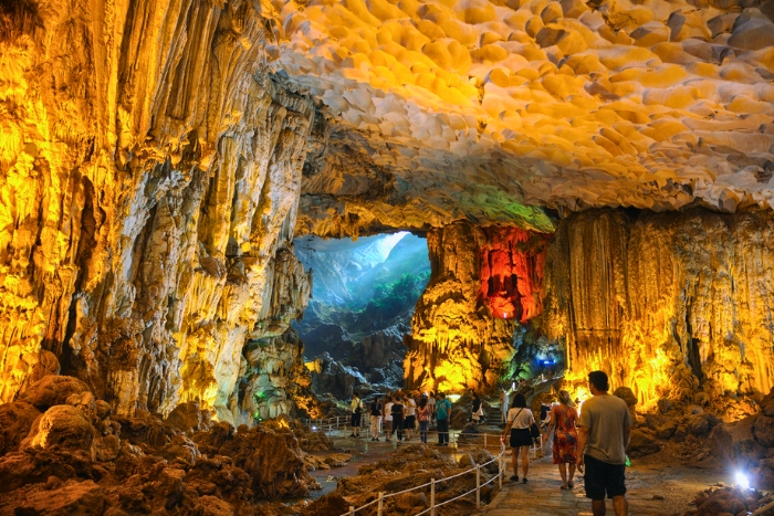 Inside the majestic Sung Sot Cave, a memorable experience during a 14-day trip to Vietnam