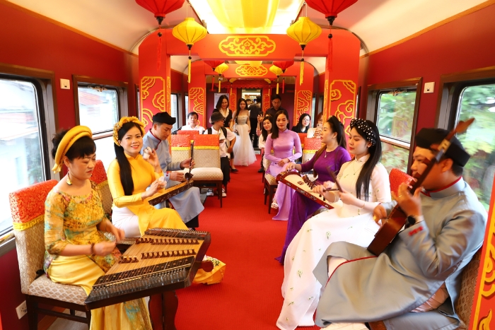 &ldquo;Connecting Central Vietnam&rsquo;s Heritage&rdquo; to&lrm; discover&lrm; central&lrm; Vietnam&lrm; by&lrm; luxury&lrm; train