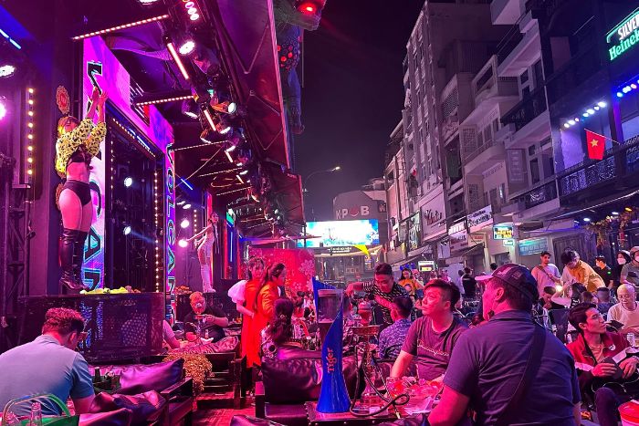 Pickpocketing is common in crowded places in Sagon - Travel spot to avoid