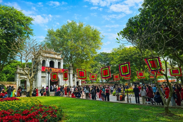 The lively atmosphere of Tet in Vietnam