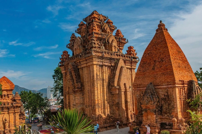 Discovering the ancient beauty of Thap Ba Ponagar