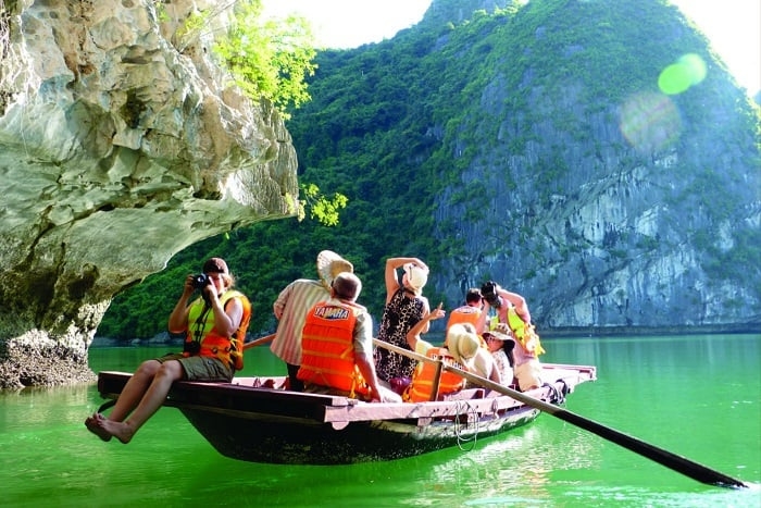 Families can take part in exciting activities in Ha Long Bay