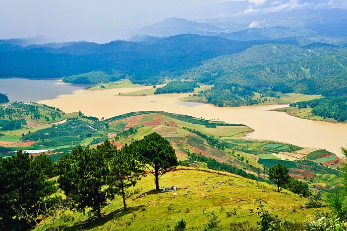 Trekking in Vietnam in April feels gentle atop Lang Biang