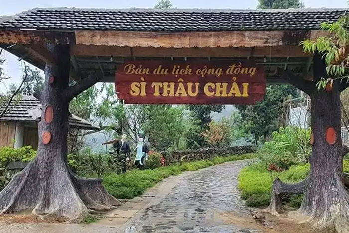 Si Thau Chai village