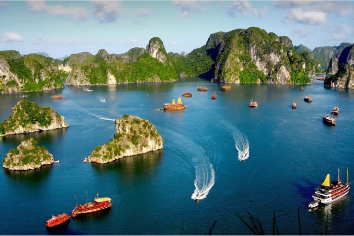 Tourists always choose Vietnam as a paradise for cruise journey