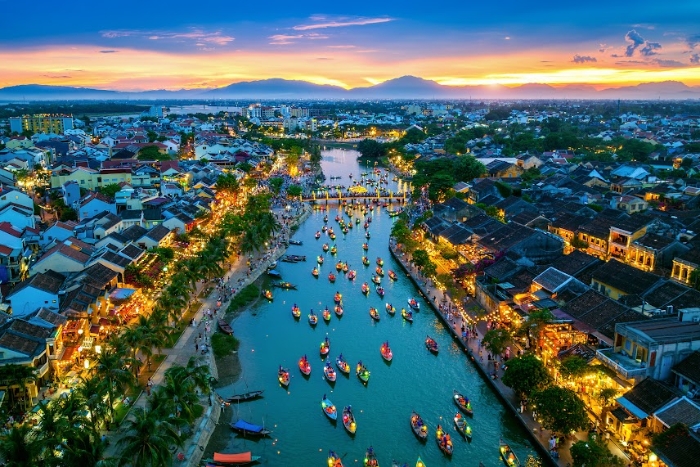 Hoi An, a luminous world to celebrate love