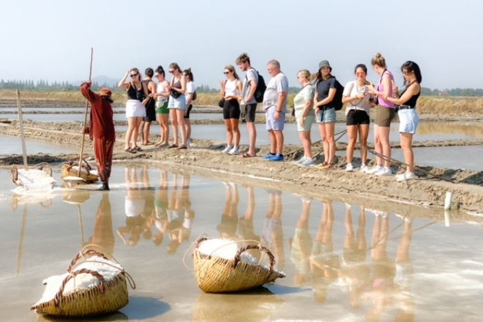 What to do in Southeast Asia in March ? Traditional salt harvest in Kampot