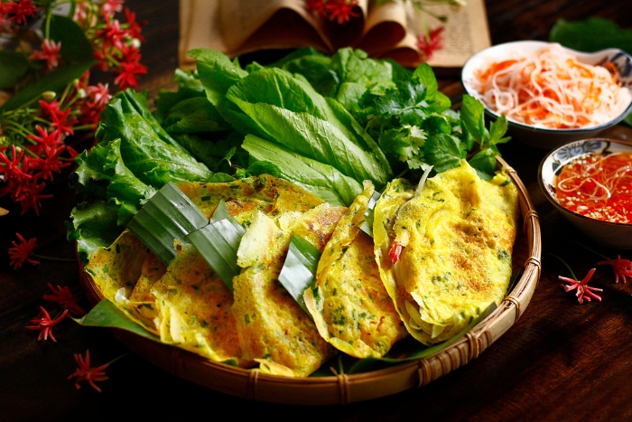 Southern Vietnamese street food : Bánh Xèo
